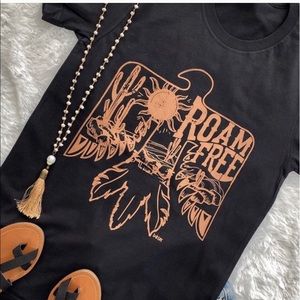 🆕BELLA BOHO CHIC “ROAM FREE” TEE